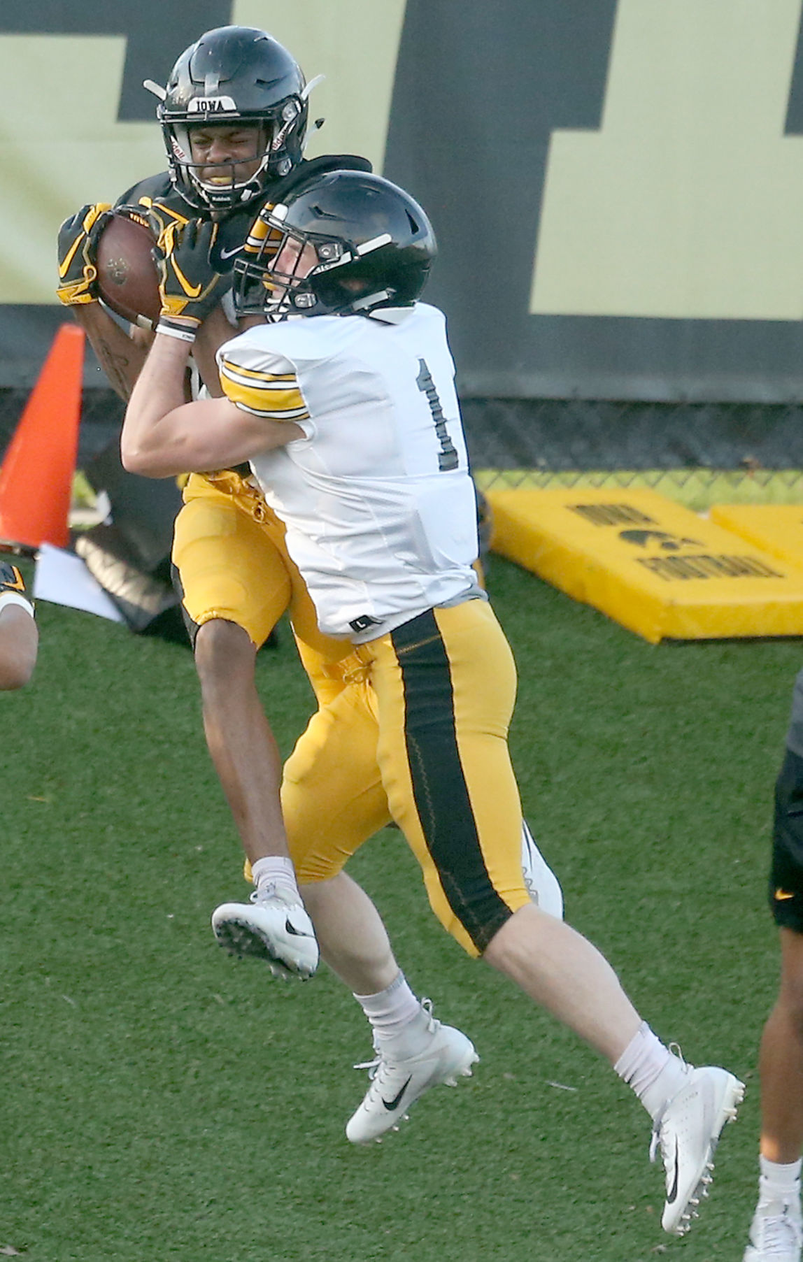 042619-qct-spt-IowaFB-015